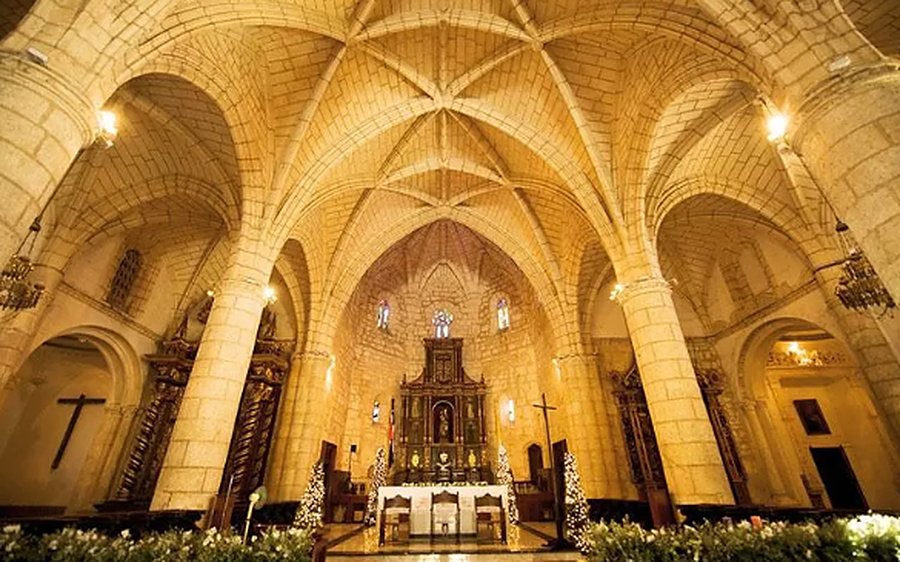 Bóvedas de la Catedral Primada de América, iluminadas